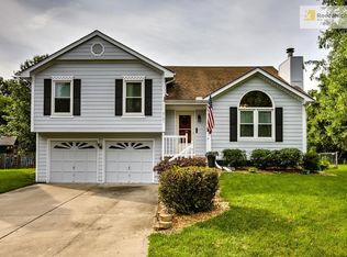 2101 NE Patterson Dr, Lees Summit, MO 64086
