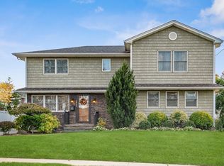 2932 Campbell Ave, Wantagh, NY 11793
