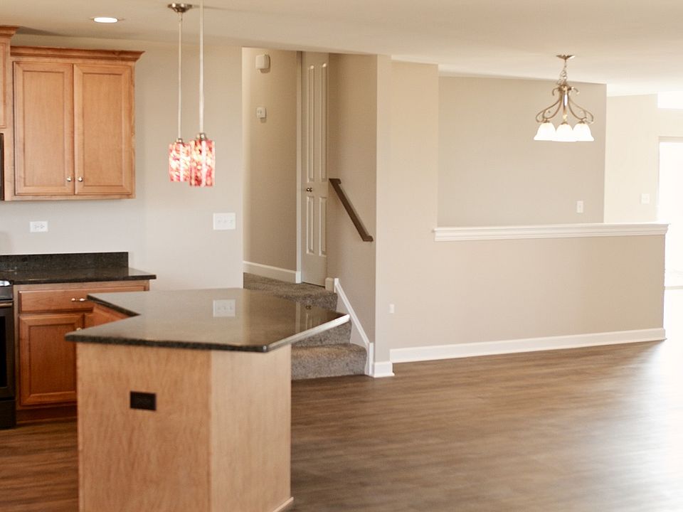 2nd image of 16233 W Pinto Ln