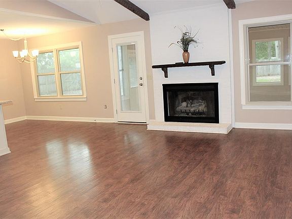 2nd image of 103 Bel Air Dr
