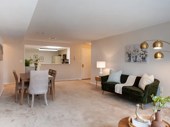 37 Weatherly Dr Unit 37, Salem, MA 01970