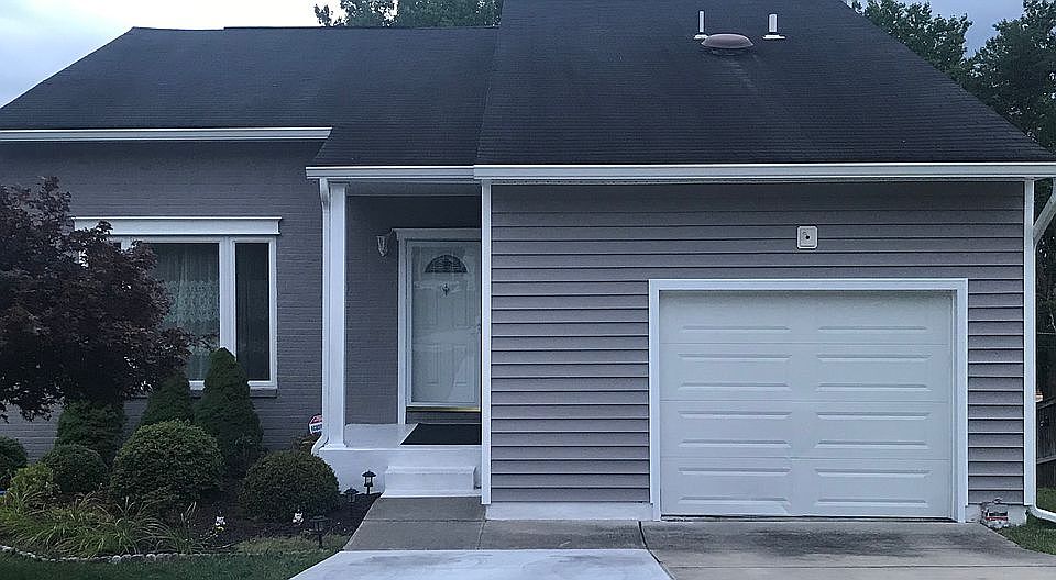 Newly Renovated Exterior!