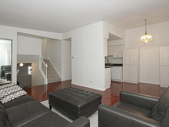 4th image of 51 Basswood Dr #51