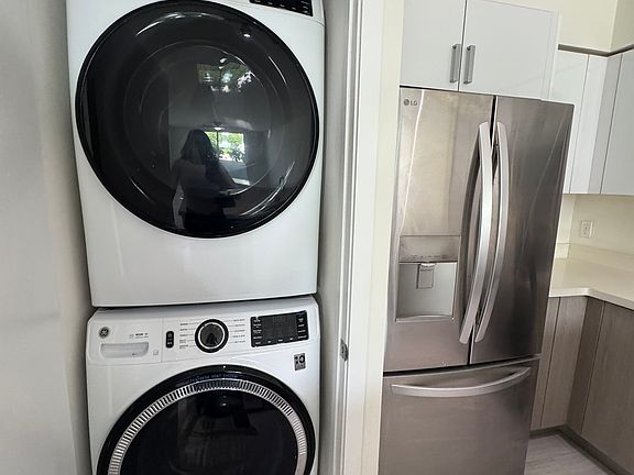 2nd image of 444 NE 39th St #104