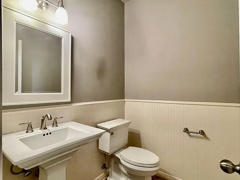 300 Quarry Spring Dr — Photo 16
