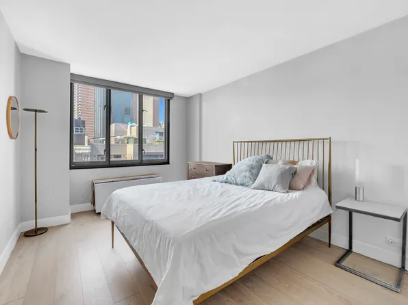 407 Park Avenue South image 7 of 15