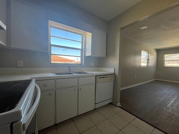 4th image of 1712 W House St APT B