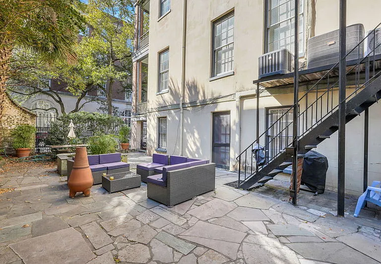 112 E Harris St #404 — Photo 9