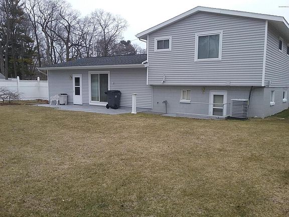 3rd image of 2216 Leif Ave