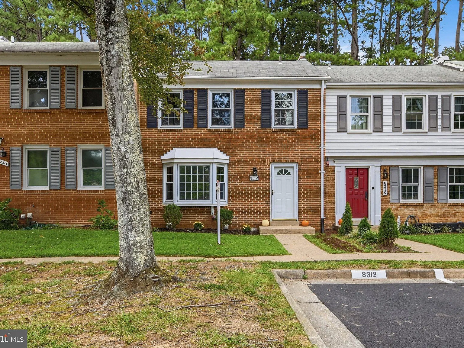 3 bed, 4.5 bath, 1808 sqft, $3,100 — Photo 2