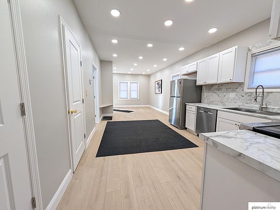 3rd image of 2710 Shirley St
