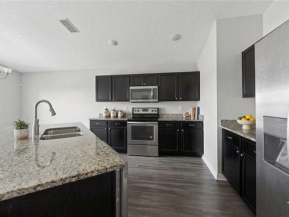 2nd image of 10120 Carp Hollow Rd