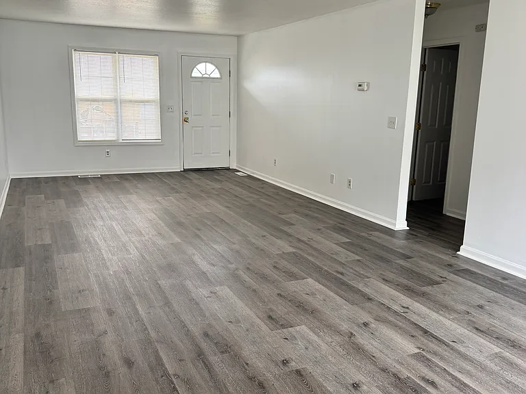 713 N Logan St — Photo 9