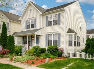42823 Freedom St, Chantilly, VA 20152