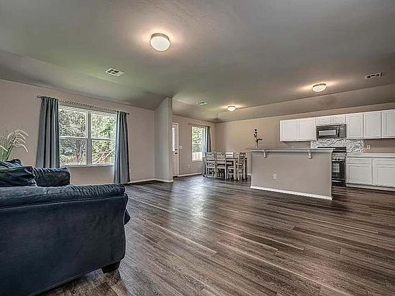 3rd image of 1332 Dustin Dr
