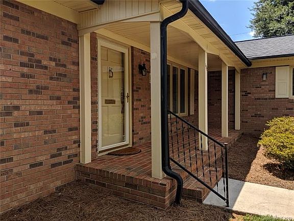 4th image of 1120 Forest Park Dr
