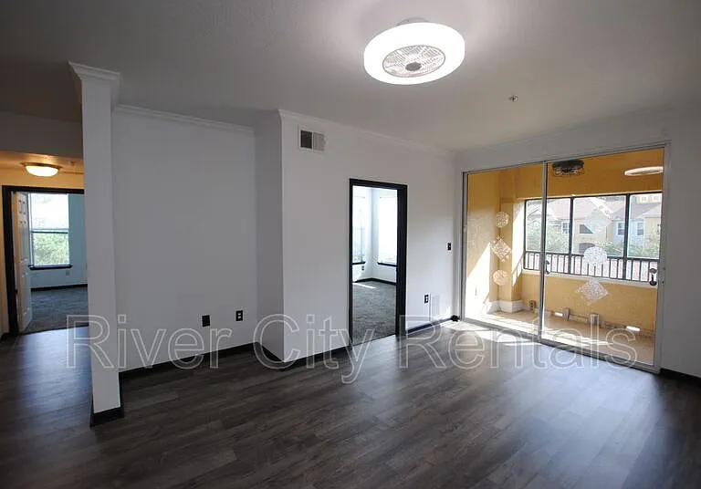 8539 Gate Pkwy W #1736 — Photo 2