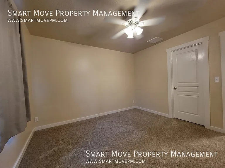 1236 E Pisa St — Photo 15
