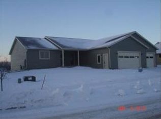 604 Russell Dr N, Holmen, WI 54636