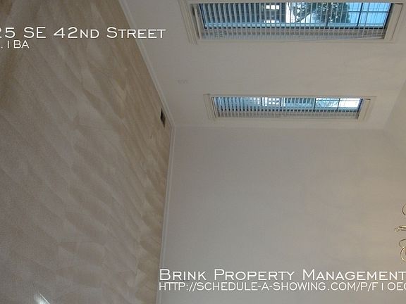 5th image of 25025 SE 42nd St