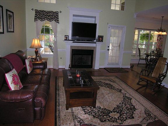 2nd image of 976 Woody Hill Cir