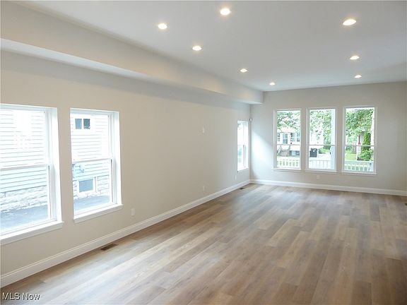 3rd image of 2205 Hood Ave