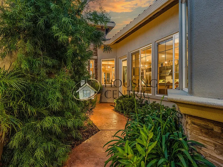 4005 Royal Troon Dr — Photo 9