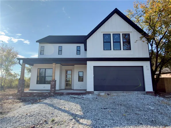 12 Olmsted Cir, Bella Vista, AR 72715
