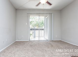 9007 Steeplepark Dr #708, Houston, TX 77065