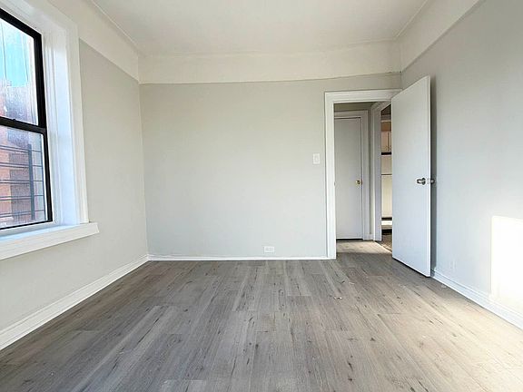 4th image of 521 Isham St #22