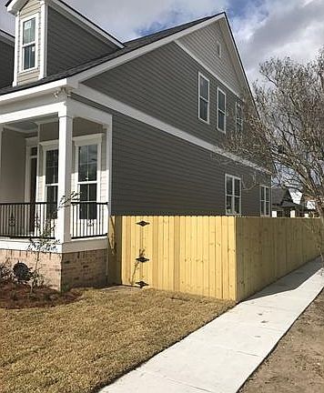 3rd image of 2429 Dreux Ave
