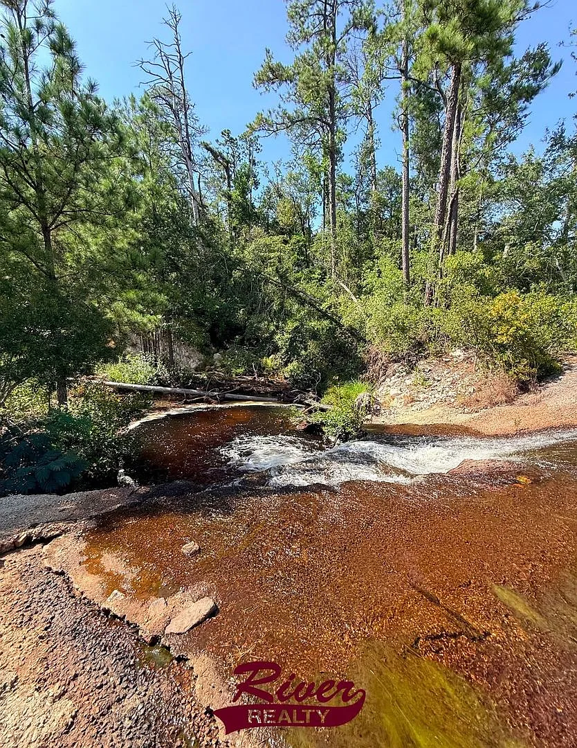 South Augusta House on Property with Private Lake — Photo 1