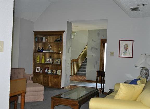 4th image of 1334 Hidden Glen Ct