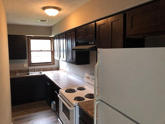 2nd image of 1712 Highland Way APT D
