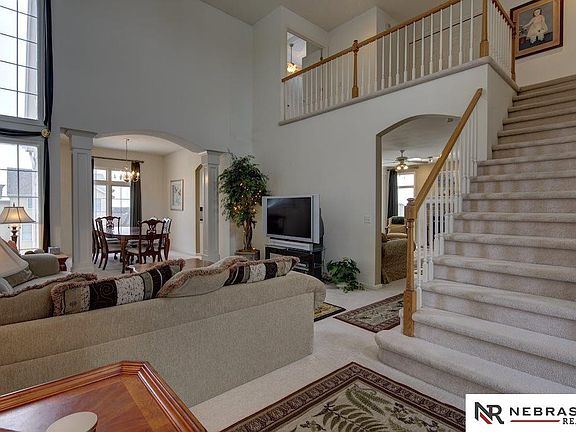 3rd image of 2615 Tulip Ln