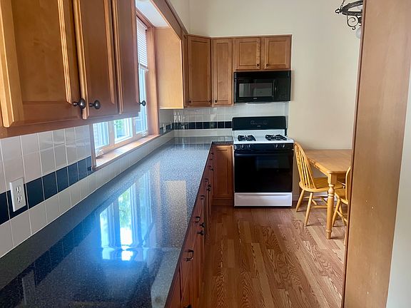 5th image of 47 Pearl St #2