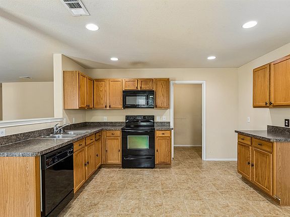 4th image of 511 Blue Sage Dr
