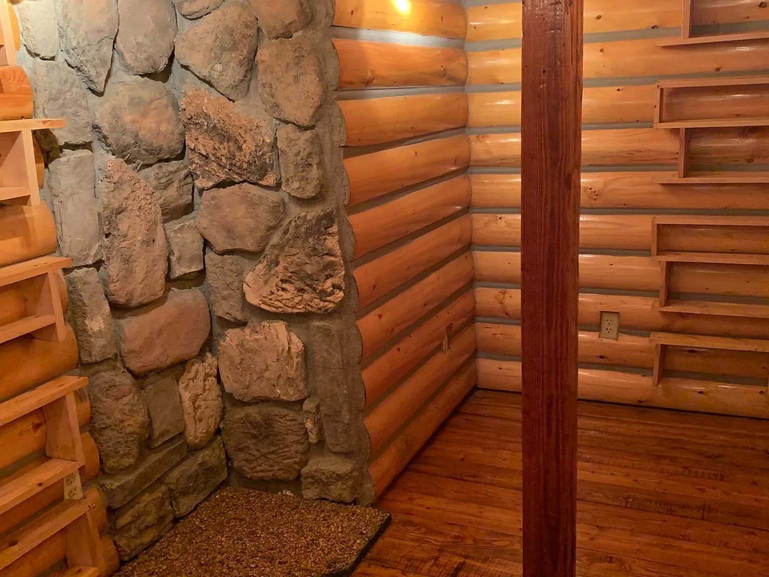 3 bed, 1200 sqft, $2,700 — Photo 3