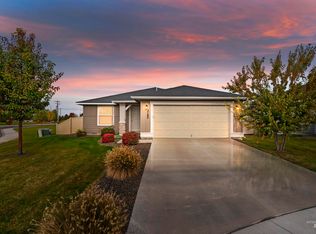 3182 N Saratov Way, Kuna, ID 83634