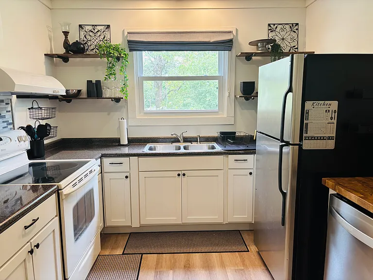719 Bonham Ave — Photo 5