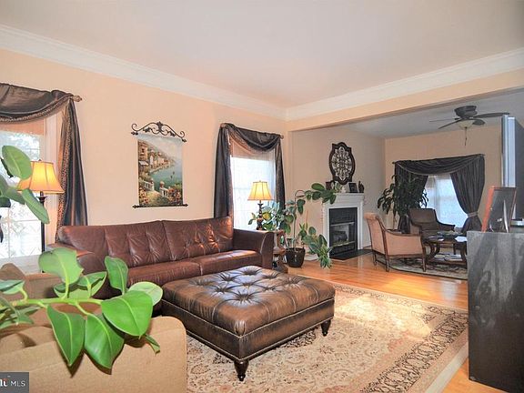 3rd image of 47358 Westwood Pl