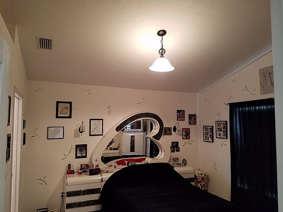 4th image of 1126 NE 22nd St