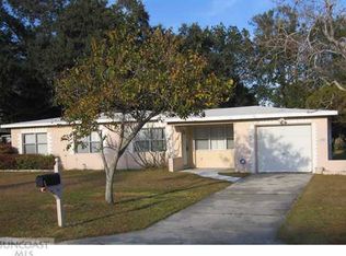 1101 Meadowlawn Dr N, Saint Petersburg, FL 33702