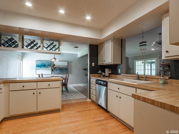 5th image of 6516 NW 115th Ln