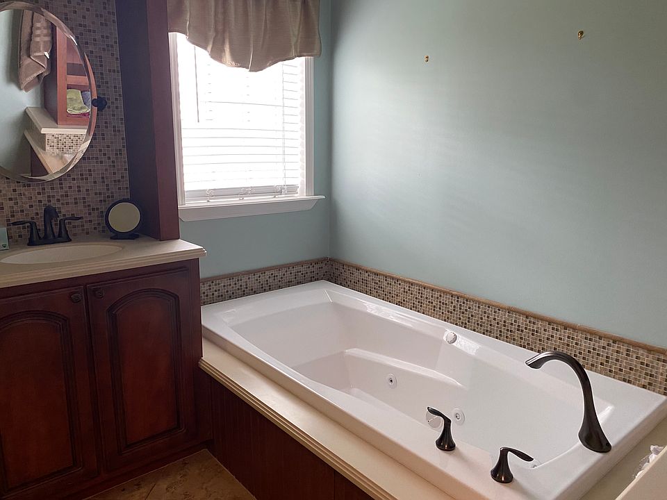 2nd image of 4020 County Farm Rd #134