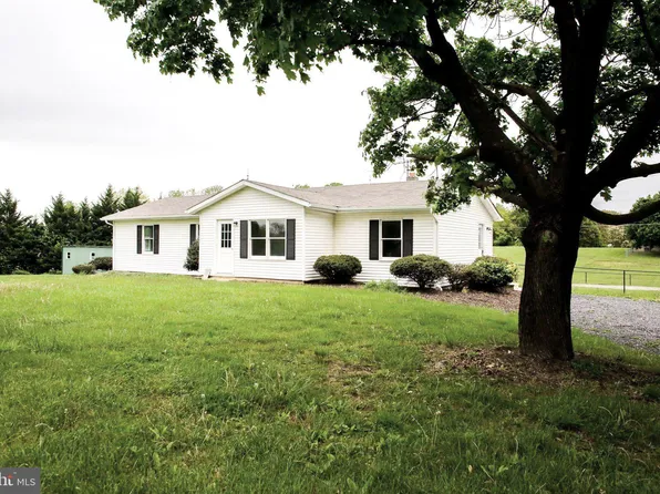 17 Southard Ln, Kearneysville, WV 25430