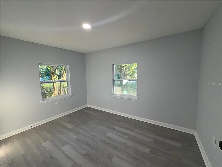 407 NE 19th Dr — Photo 10