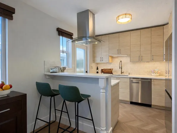 810 81st St #A, Miami Beach, FL 33141