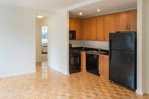 Rented by Town Residential | media 3