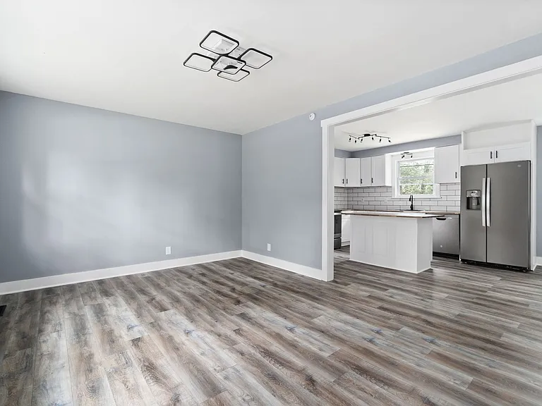 219 Kirby Dr — Photo 8
